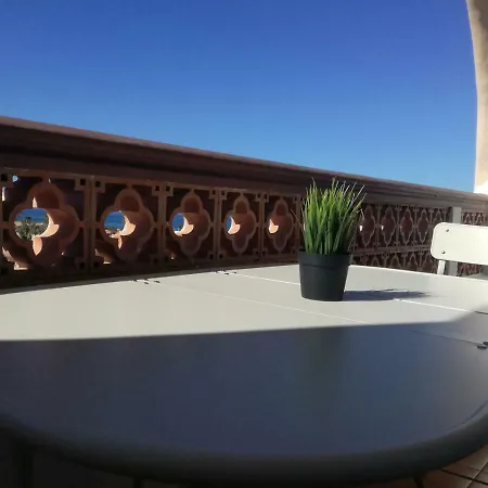 Robert Ocean View Apartment